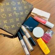 法國(guó)c 品牌防曬霜