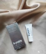 火的西裝防曬霜品牌是(什么品牌的防曬霜)