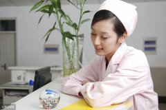 整形醫(yī)院護(hù)士長工資多少(整形醫(yī)院院長薪資待遇)