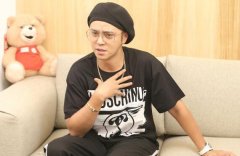 周揚(yáng)青整形多少錢(qián)(周揚(yáng)青整容前后圖片)