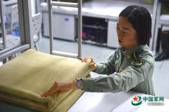 閱兵防曬霜什么品牌(防曬霜衣哪個(gè)牌子的防曬果好)