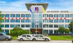 車子后面整形加噴漆多少錢(給車身噴漆要多少錢)